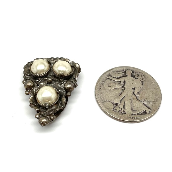 Vintage 30s Art Deco Faux Pearl Silver Dress Clip - Picture 11 of 13